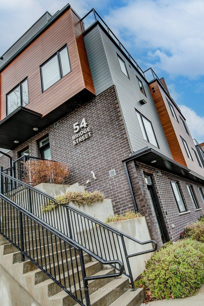 Pano Hillside Condo Towns, Waterloo, Toronto