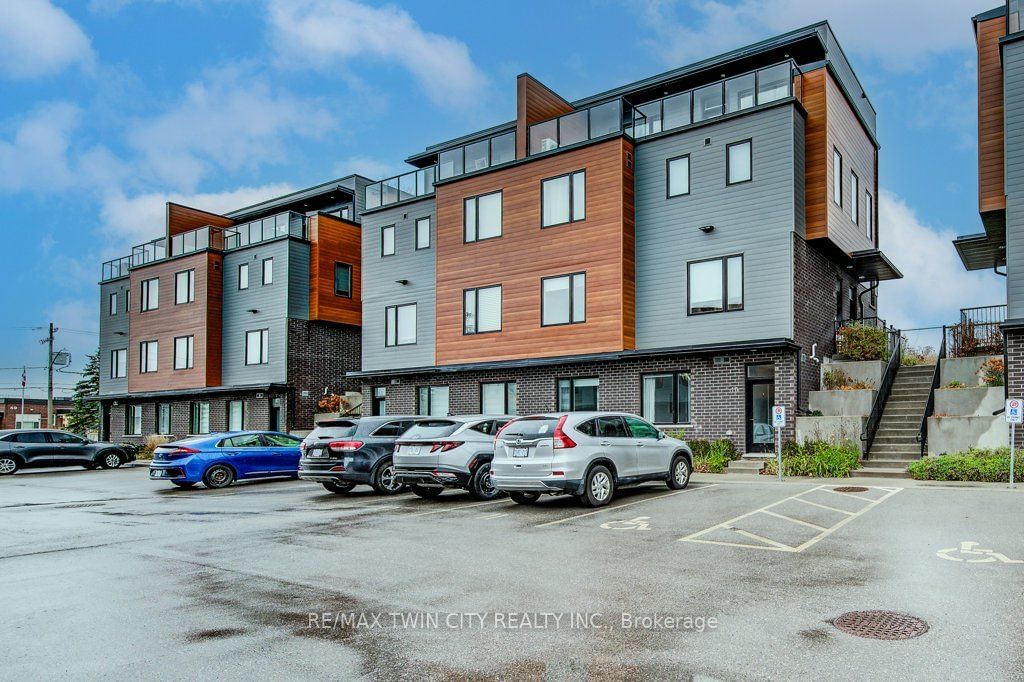 Pano Hillside Condo Towns, Waterloo, Toronto