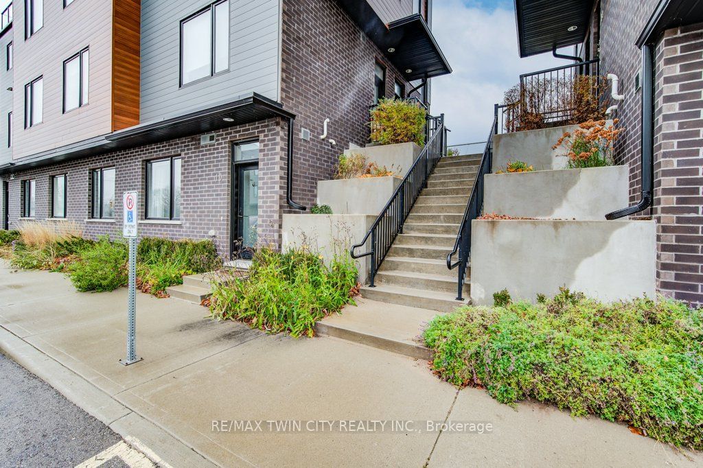 Pano Hillside Condo Towns, Waterloo, Toronto