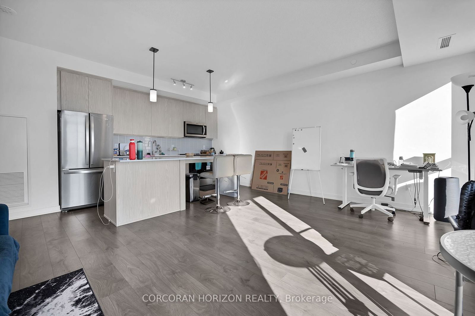 55 Duke St W, unit 1604 for rent