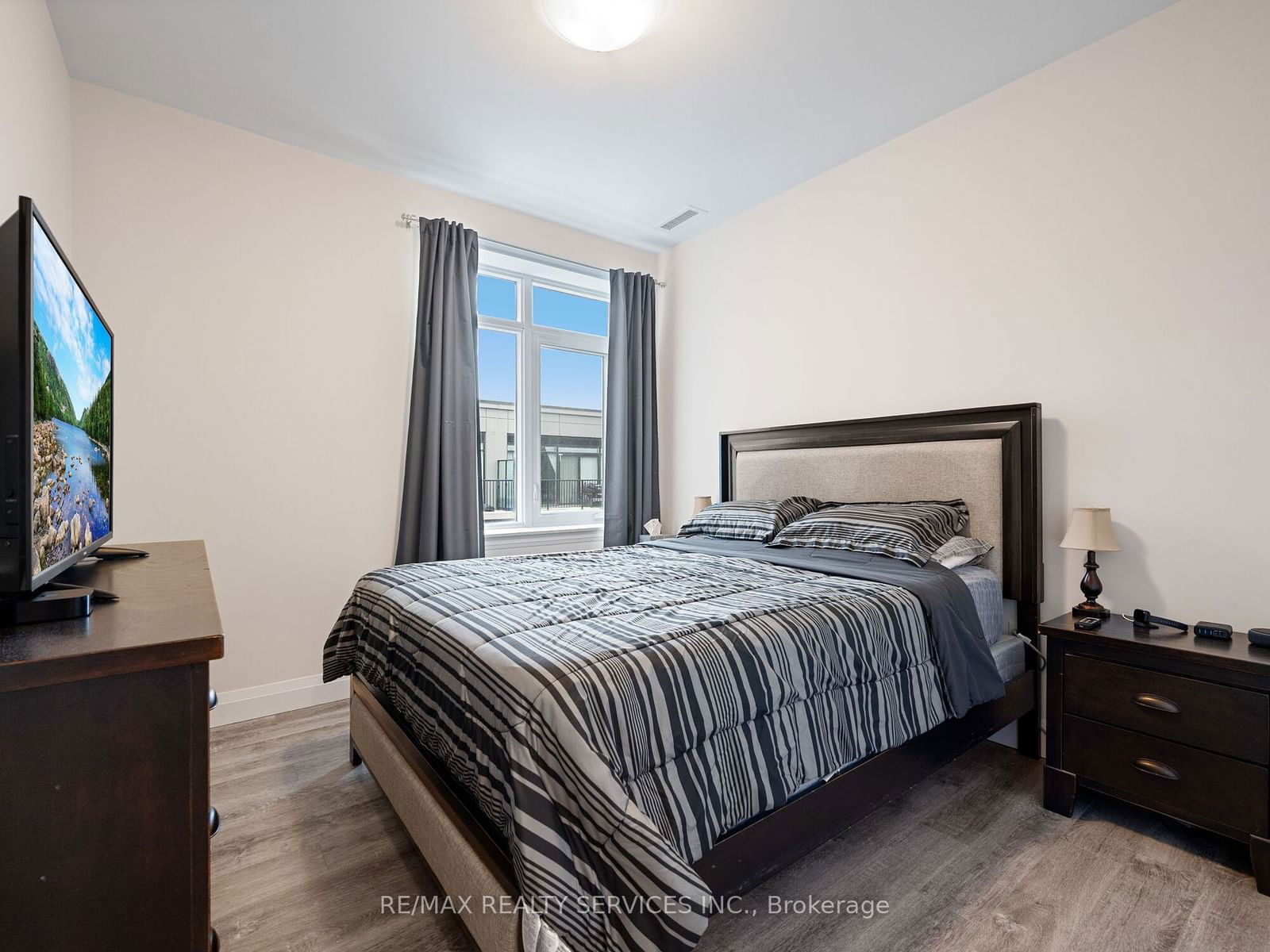 1 Redfern Ave, unit 416 for sale