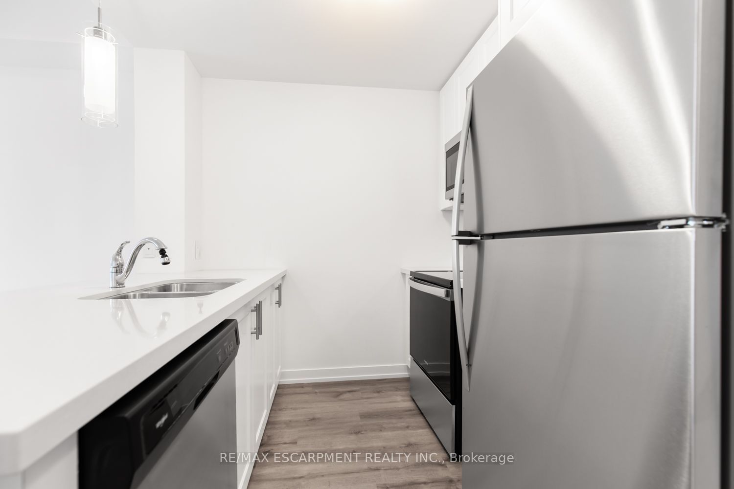 450 Dundas St, unit 407 for rent