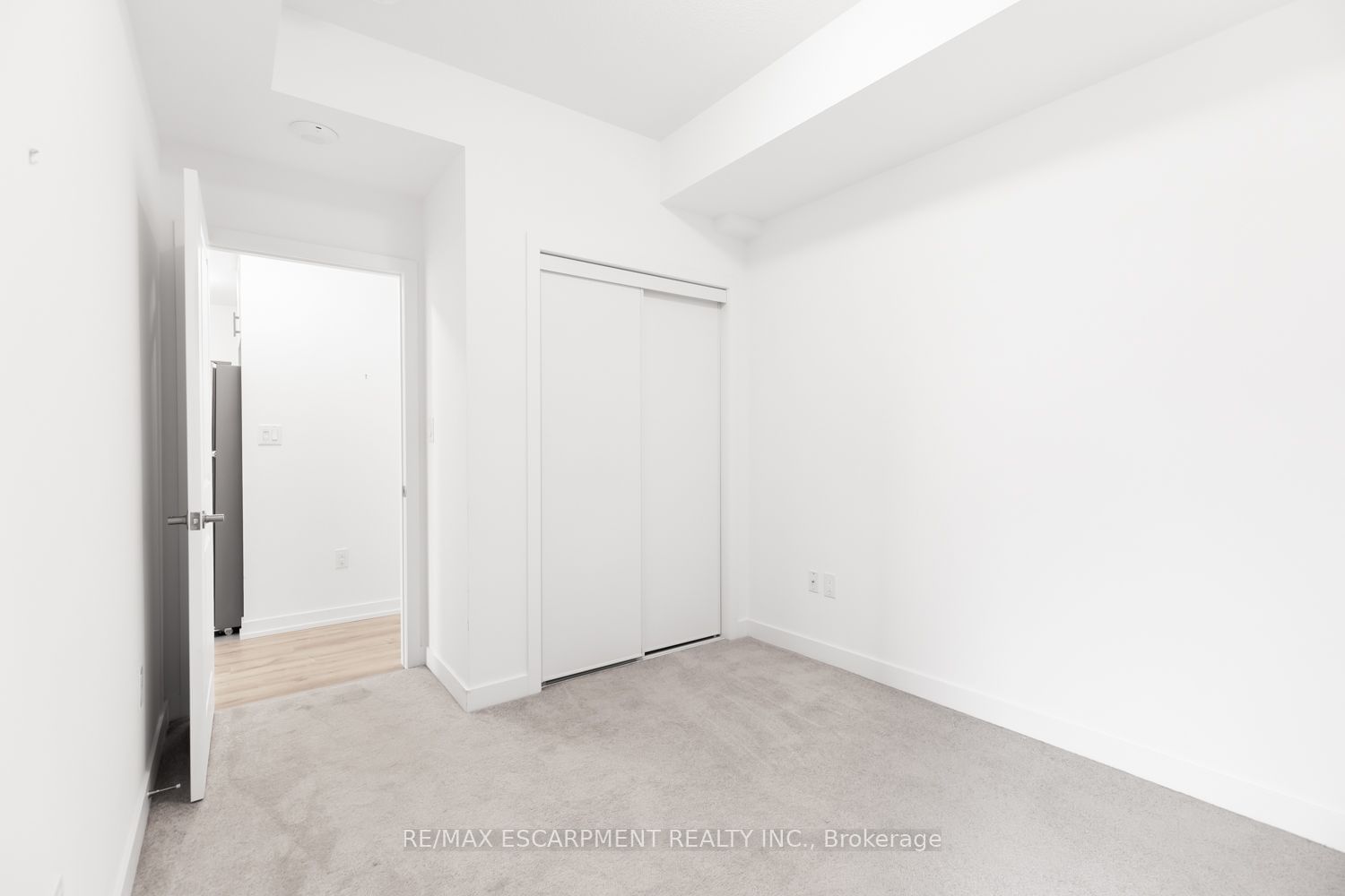 450 Dundas St, unit 407 for rent