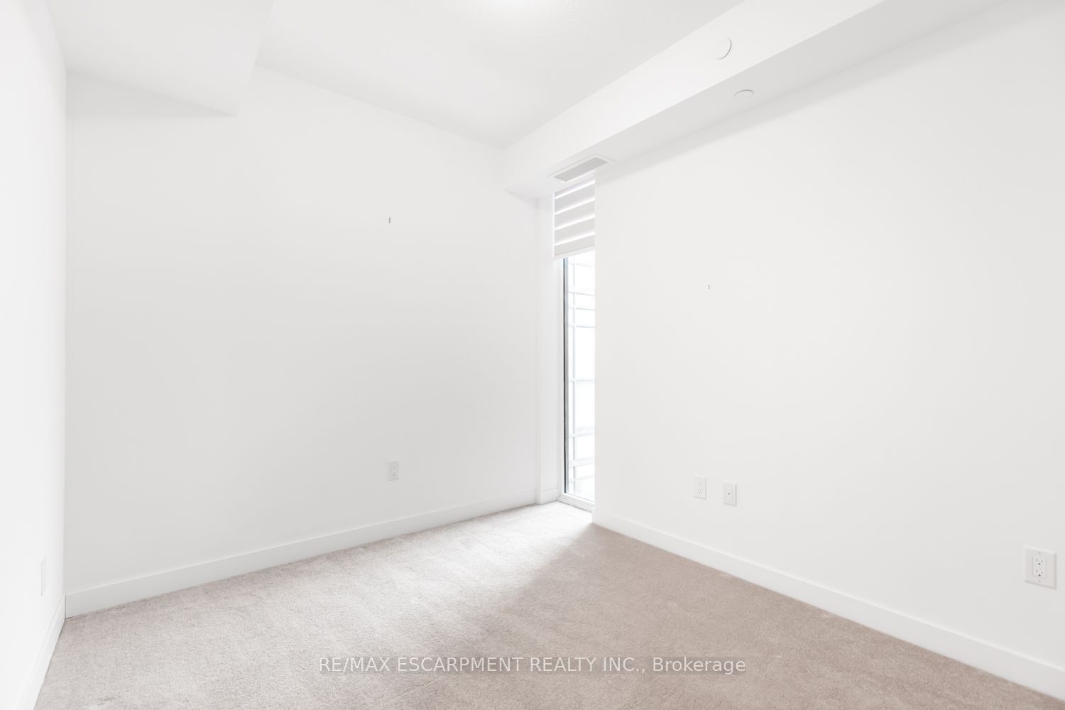 450 Dundas St, unit 407 for rent