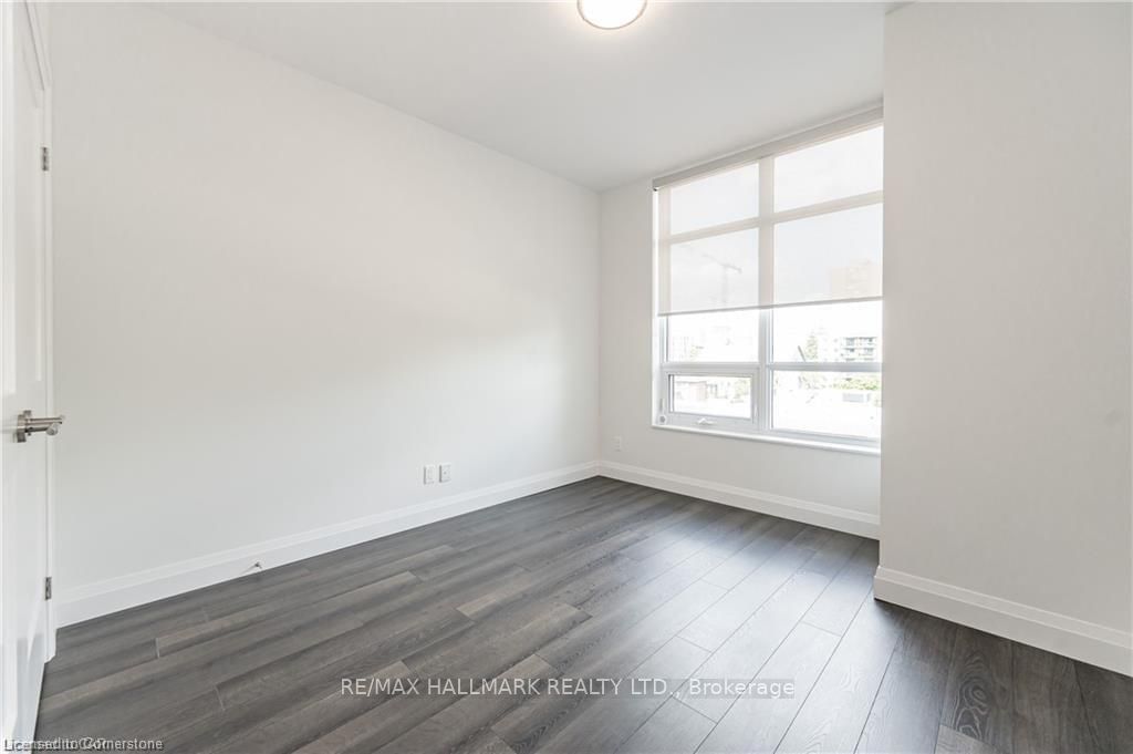 399 Queen St S, unit 414 for rent