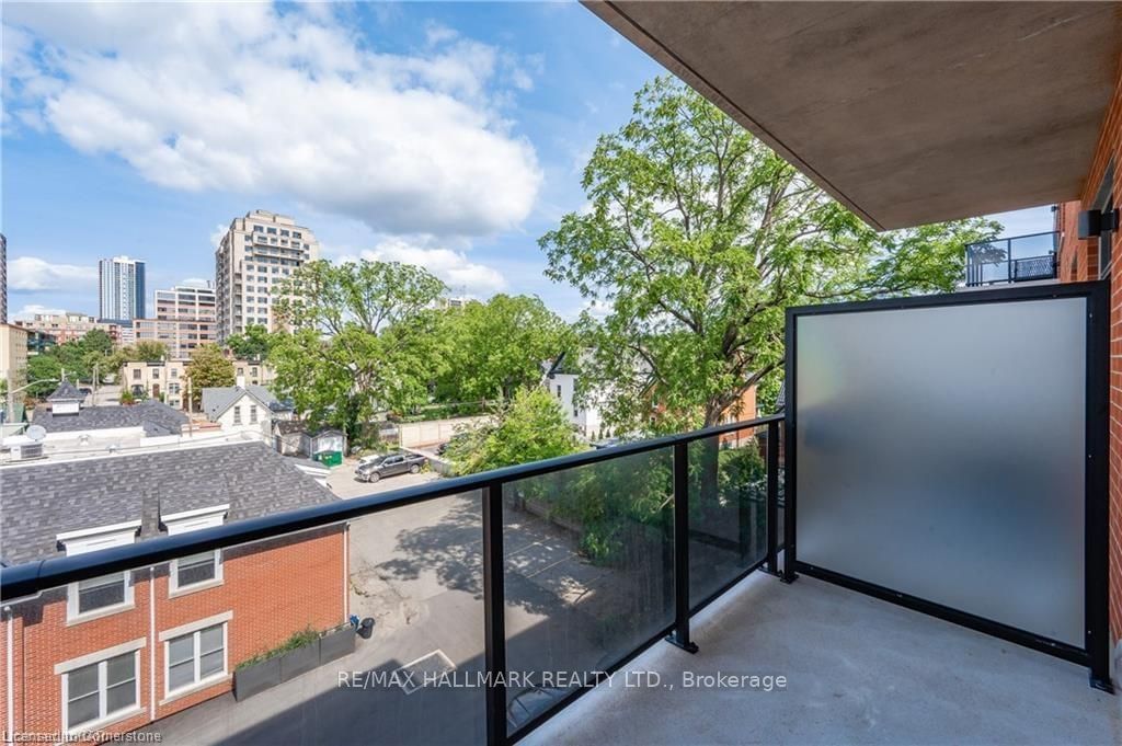 399 Queen St S, unit 414 for rent