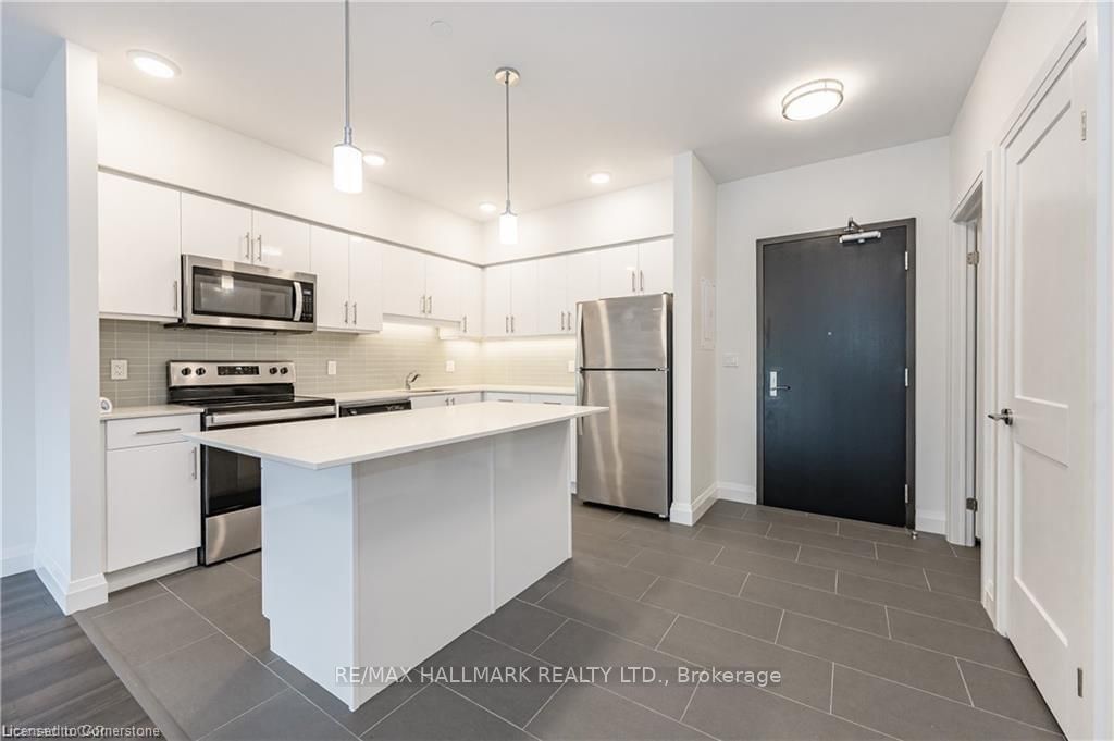 399 Queen St S, unit 414 for rent