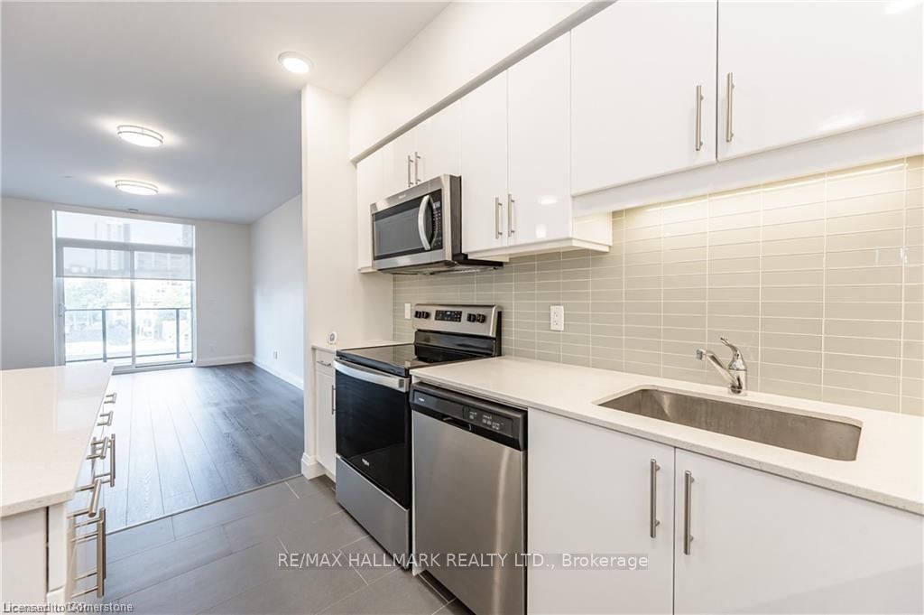 399 Queen St S, unit 414 for rent