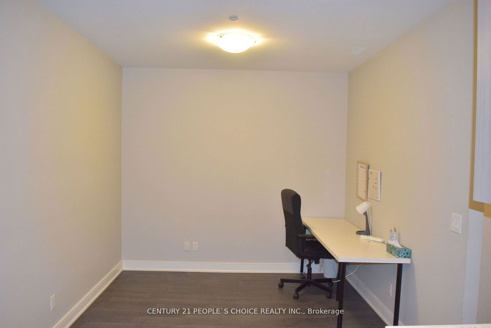 150 Main St W, unit 412 for rent