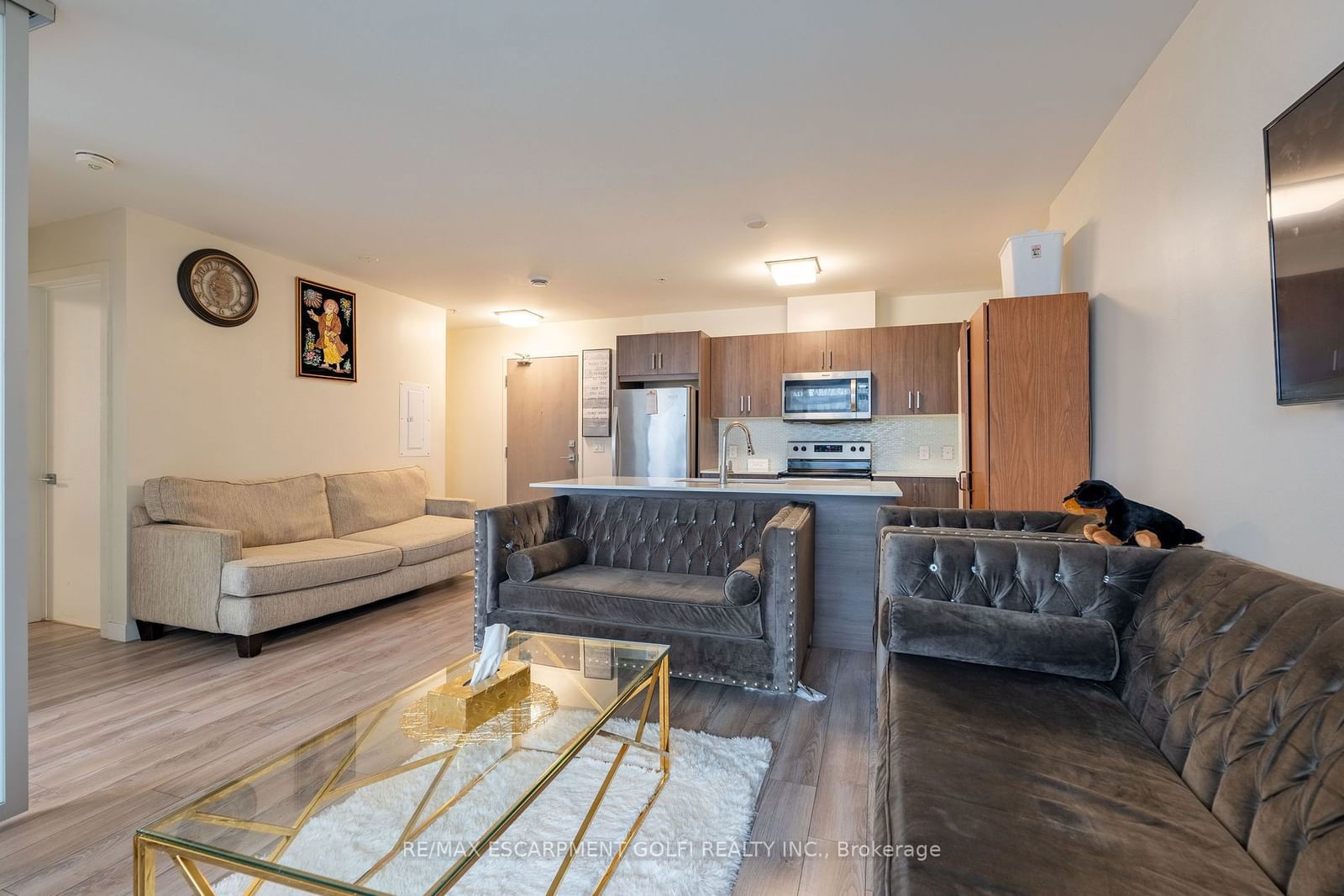 467 CHARLTON Ave E, unit 305 for sale