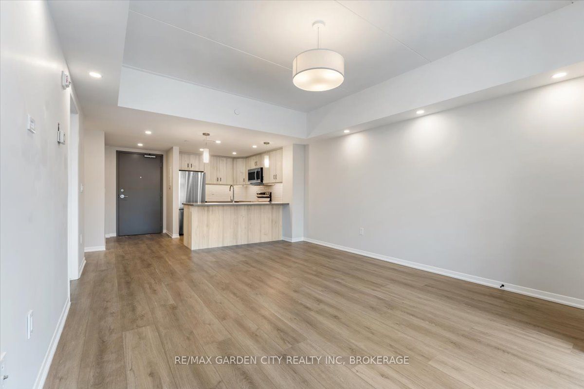 3998 Victoria Ave, unit 110 for sale