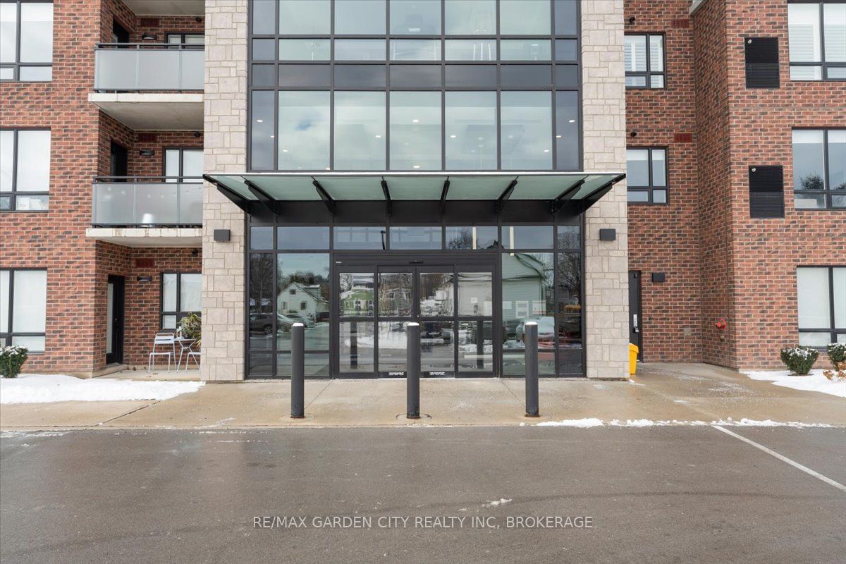 3998 Victoria Ave, unit 110 for sale