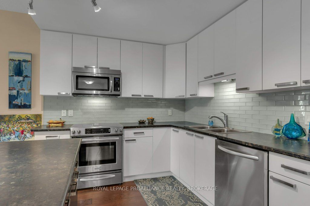 350 Wellington St, unit 304 for sale