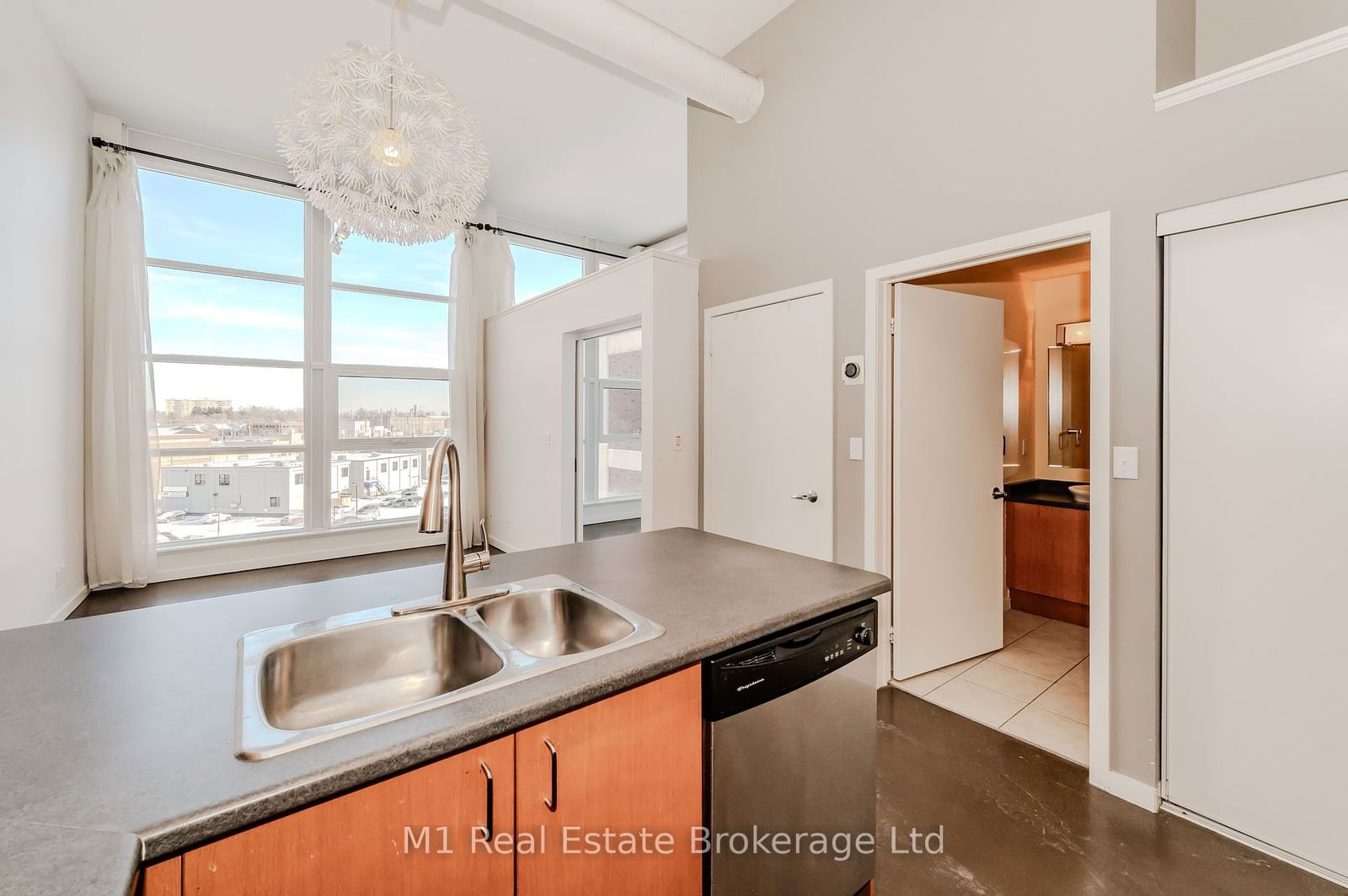 404 King St W, unit 505 for sale