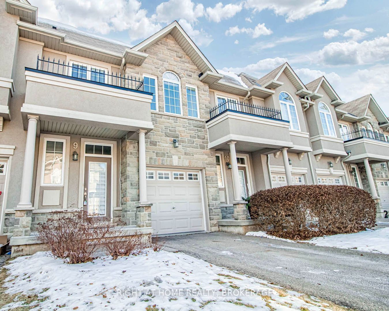 Sapphire Townhomes, Hamilton, Toronto