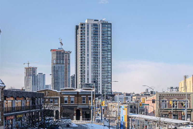 60 Charles St W, unit 503 for sale