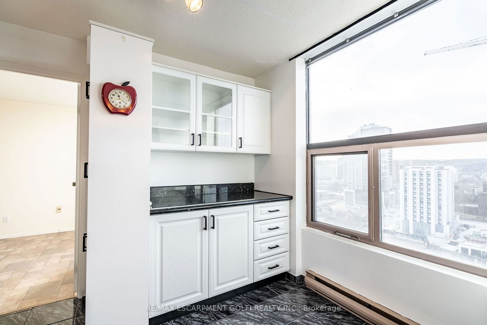 75 Queen St, unit 1804 for sale