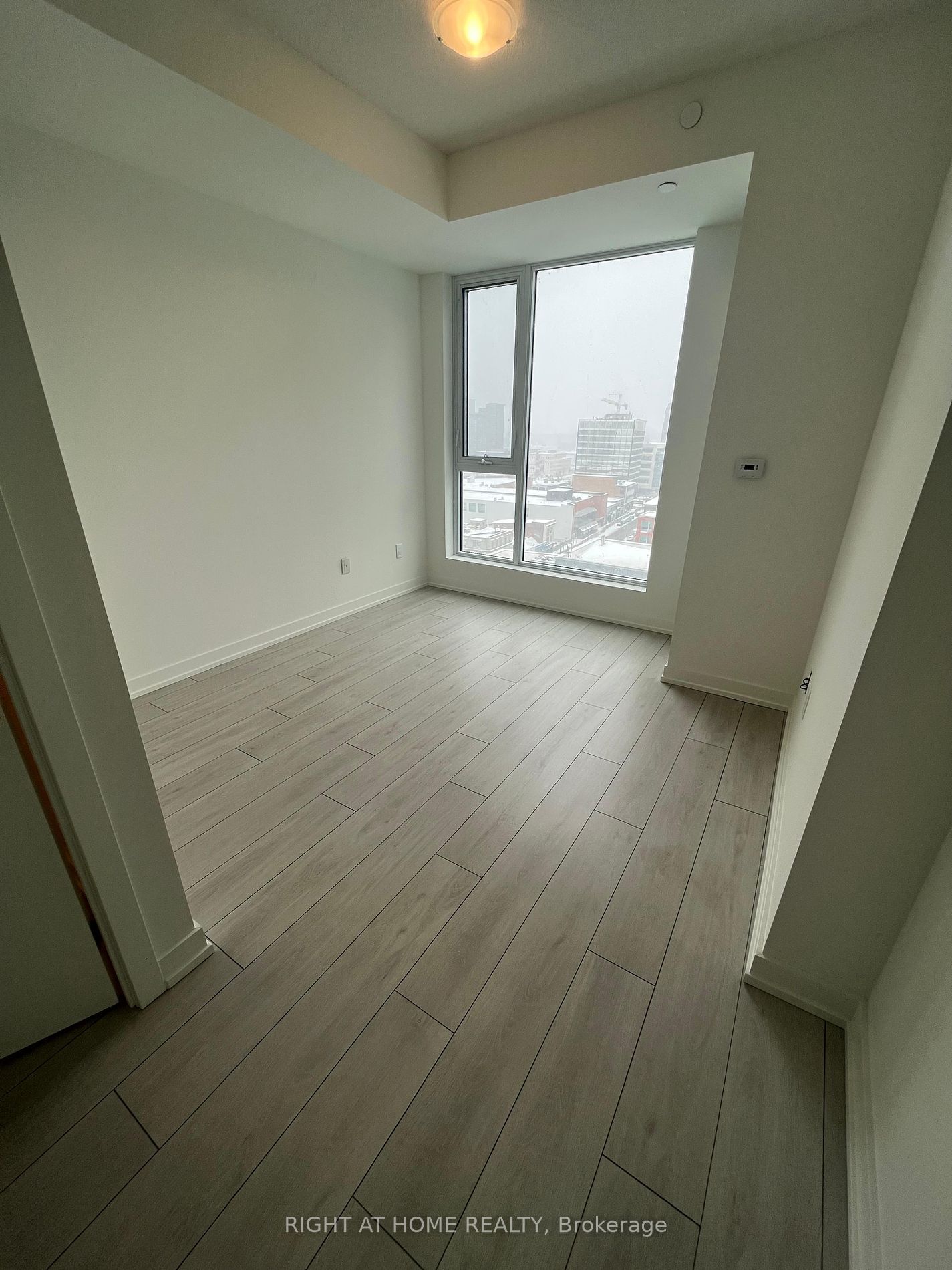 55 Duke St W, unit 1110 for sale