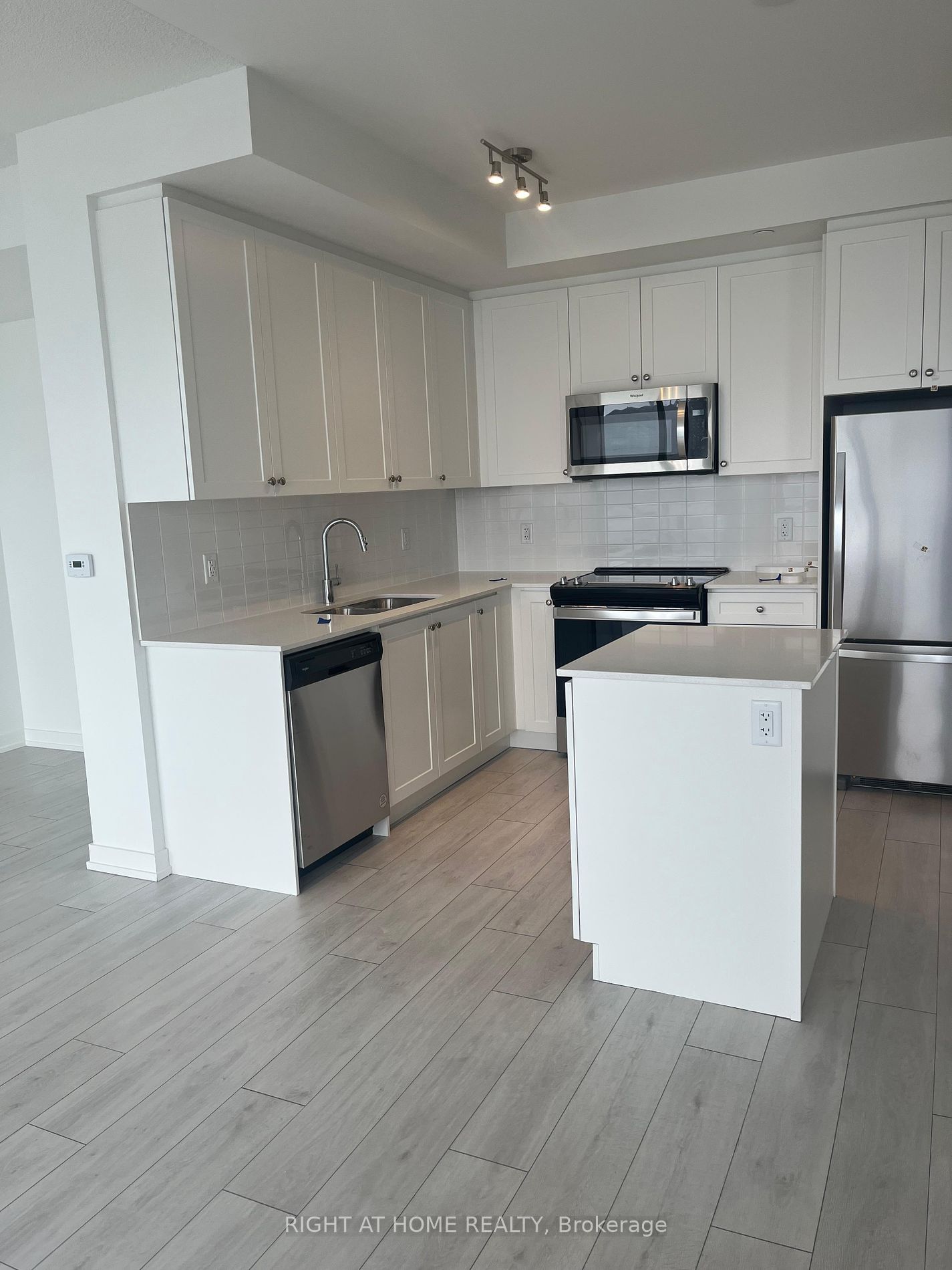 55 Duke St W, unit 1110 for sale