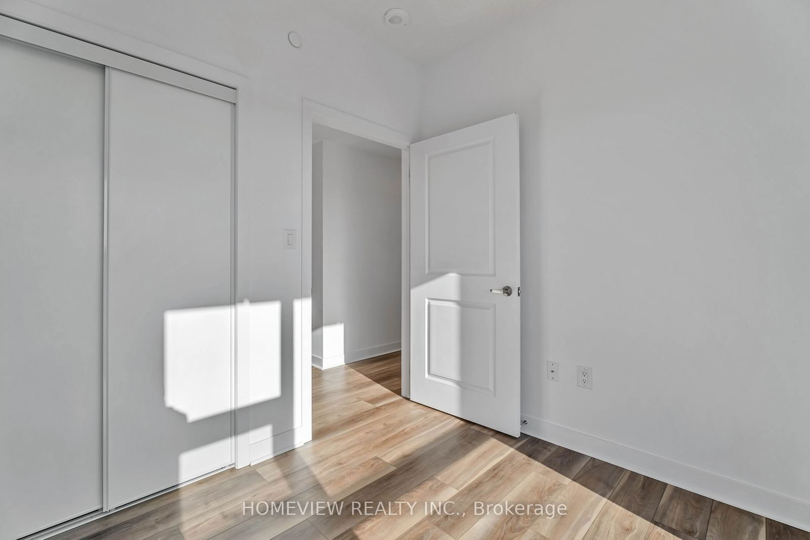 460 Dundas St E, unit 428 for sale