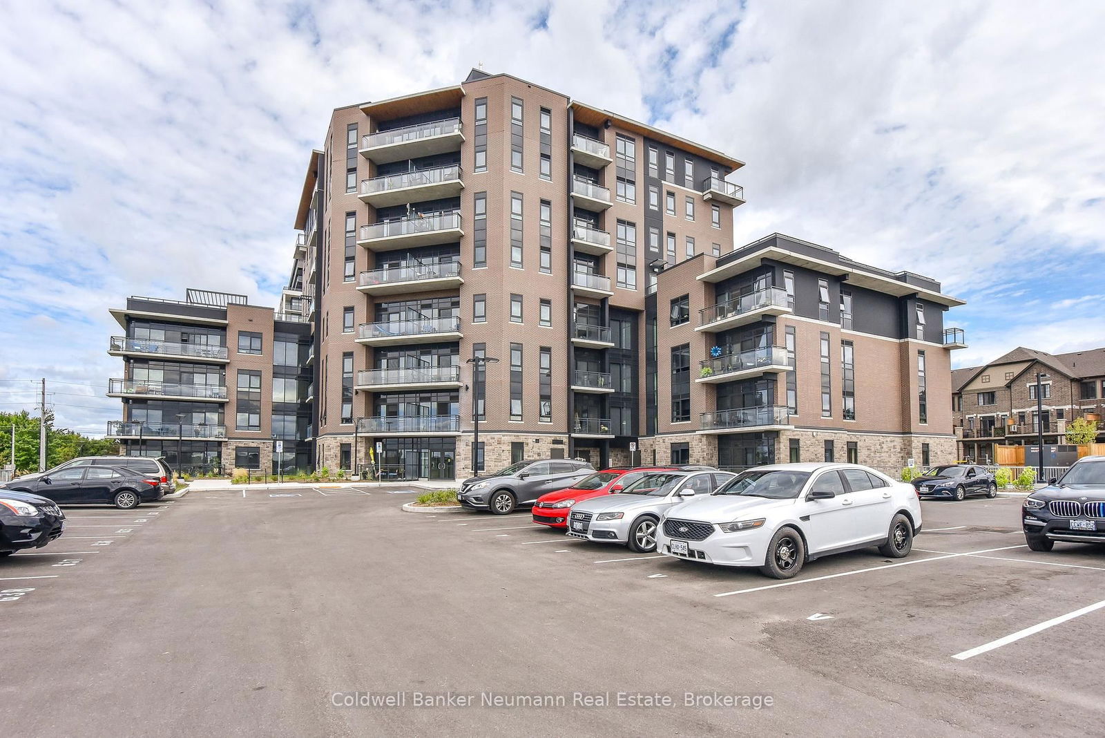 332 Gosling Gdns, unit 314 for sale