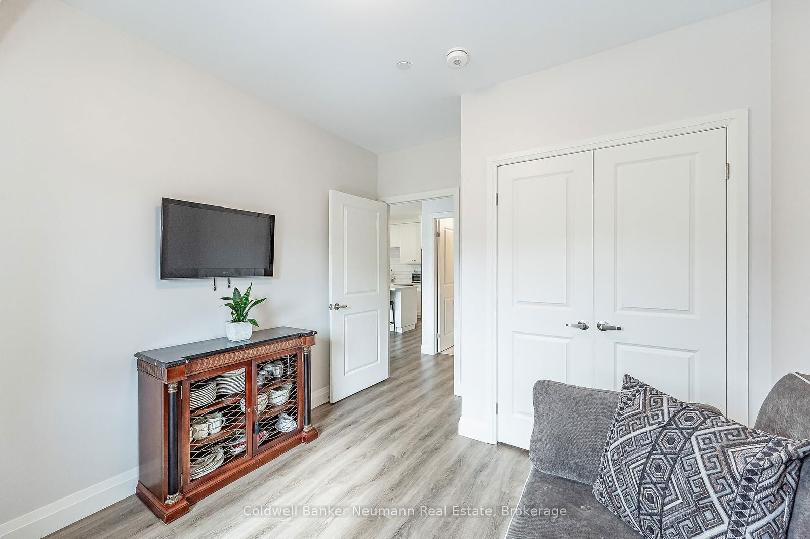 332 Gosling Gdns, unit 314 for sale