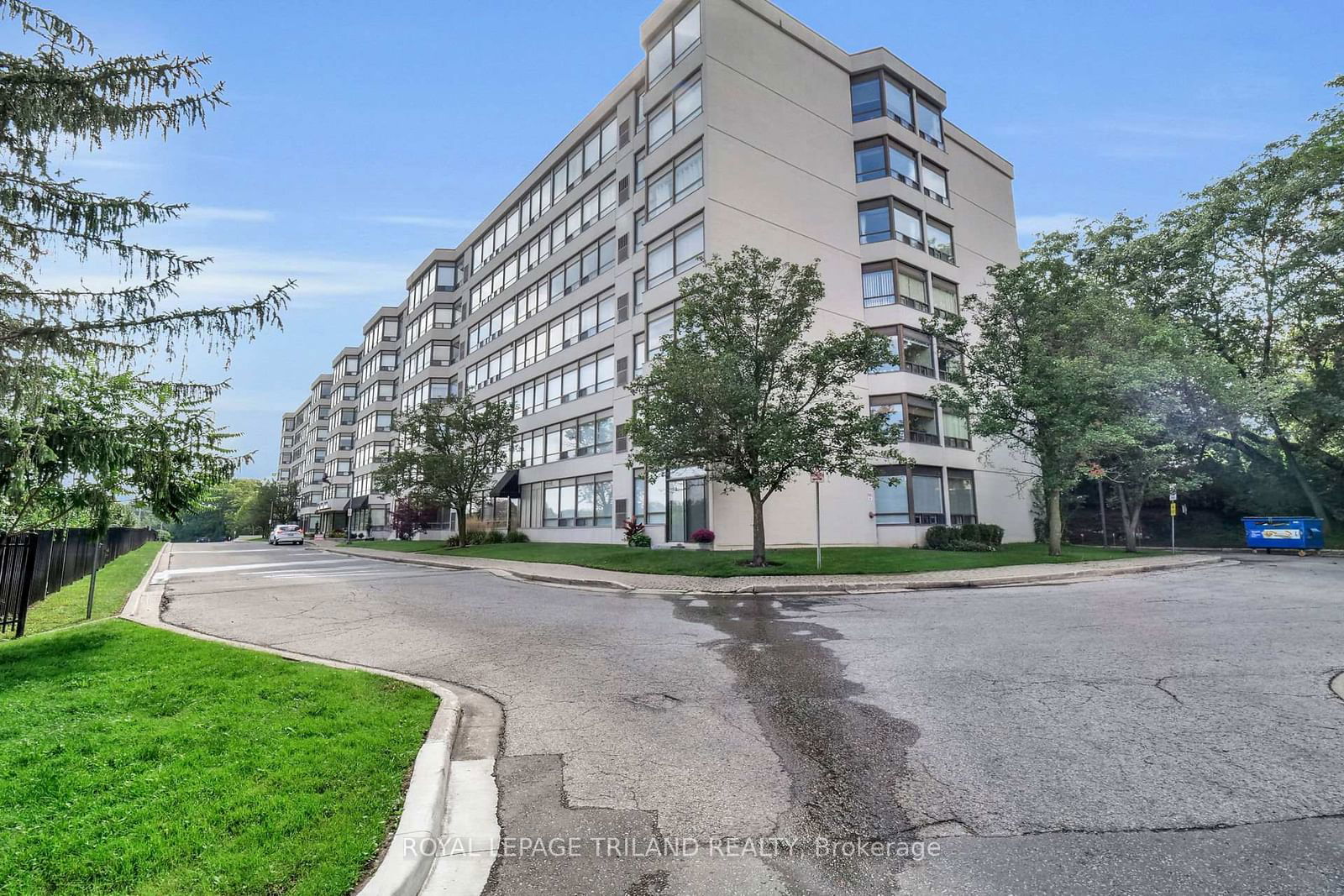 521 RIVERSIDE Dr, unit 415 for sale