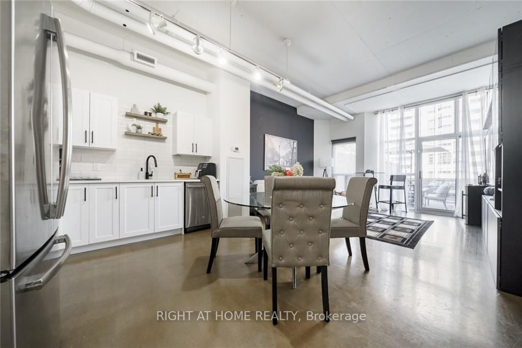 66 Bay St S, unit 312 for sale