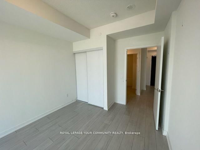 55 DUKE St W, unit 2206 for rent