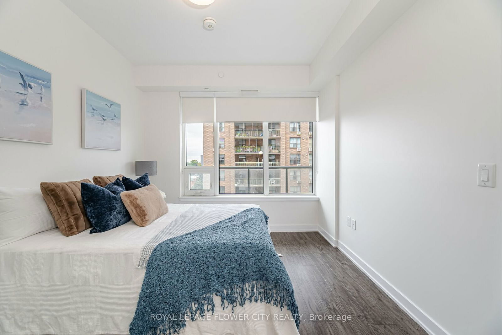 212 King William St, unit 604 for sale