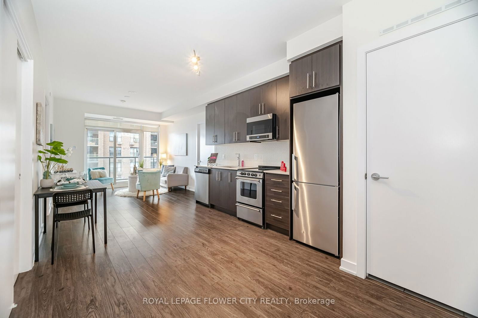 212 King William St, unit 604 for sale