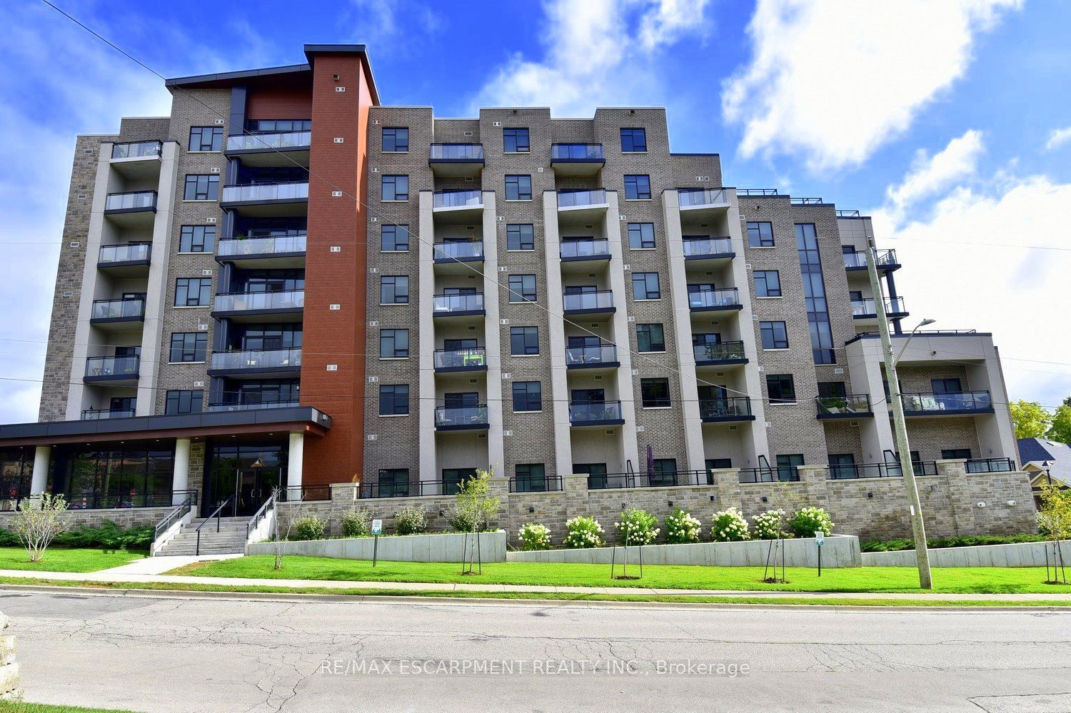 30 Hamilton St S, unit 605 for sale