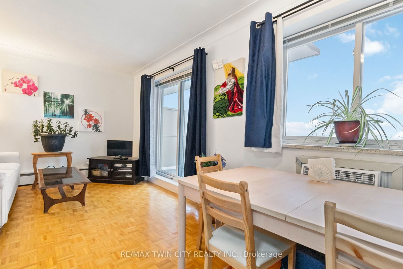 87 St. George St, unit 604 for sale