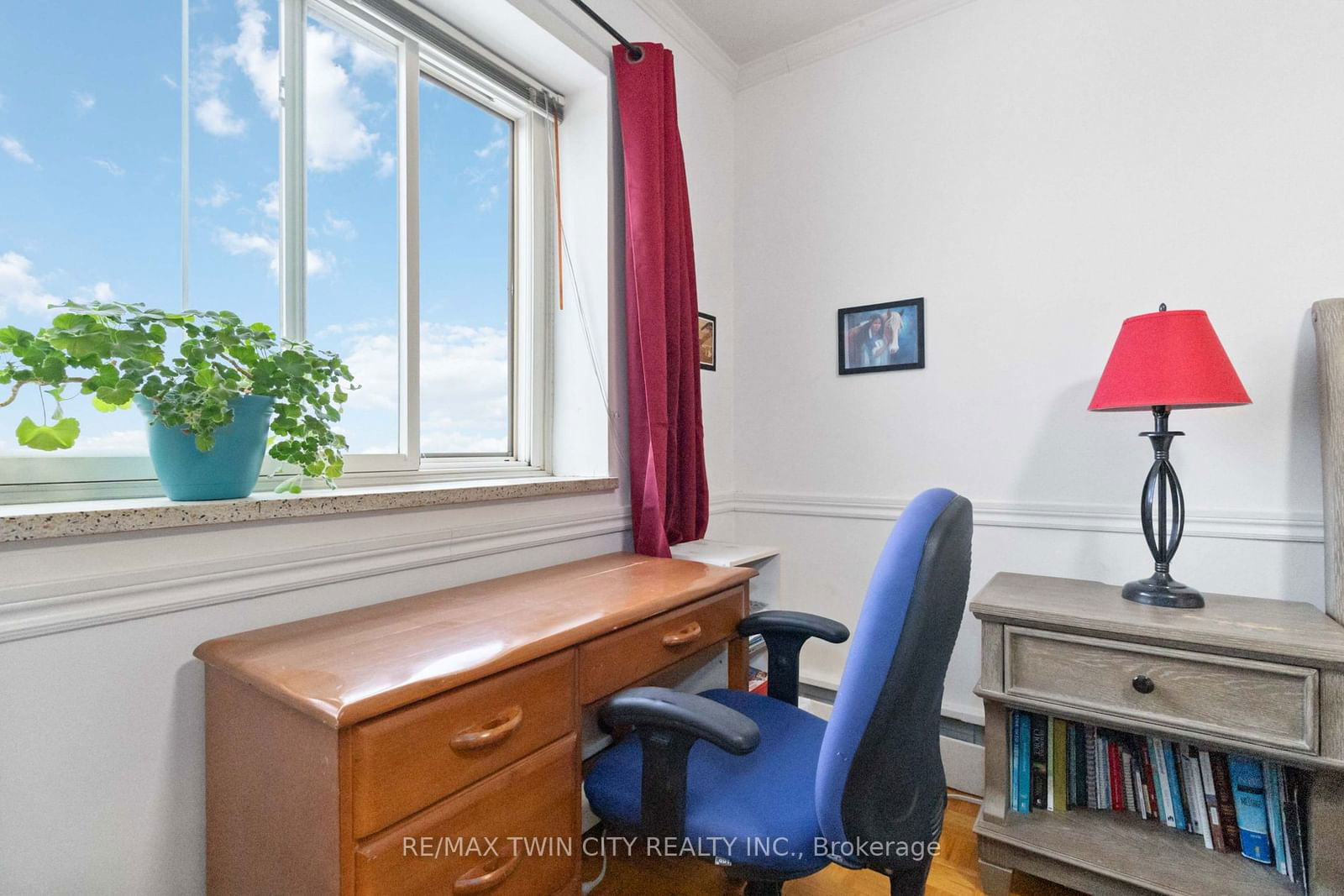 87 St. George St, unit 604 for sale