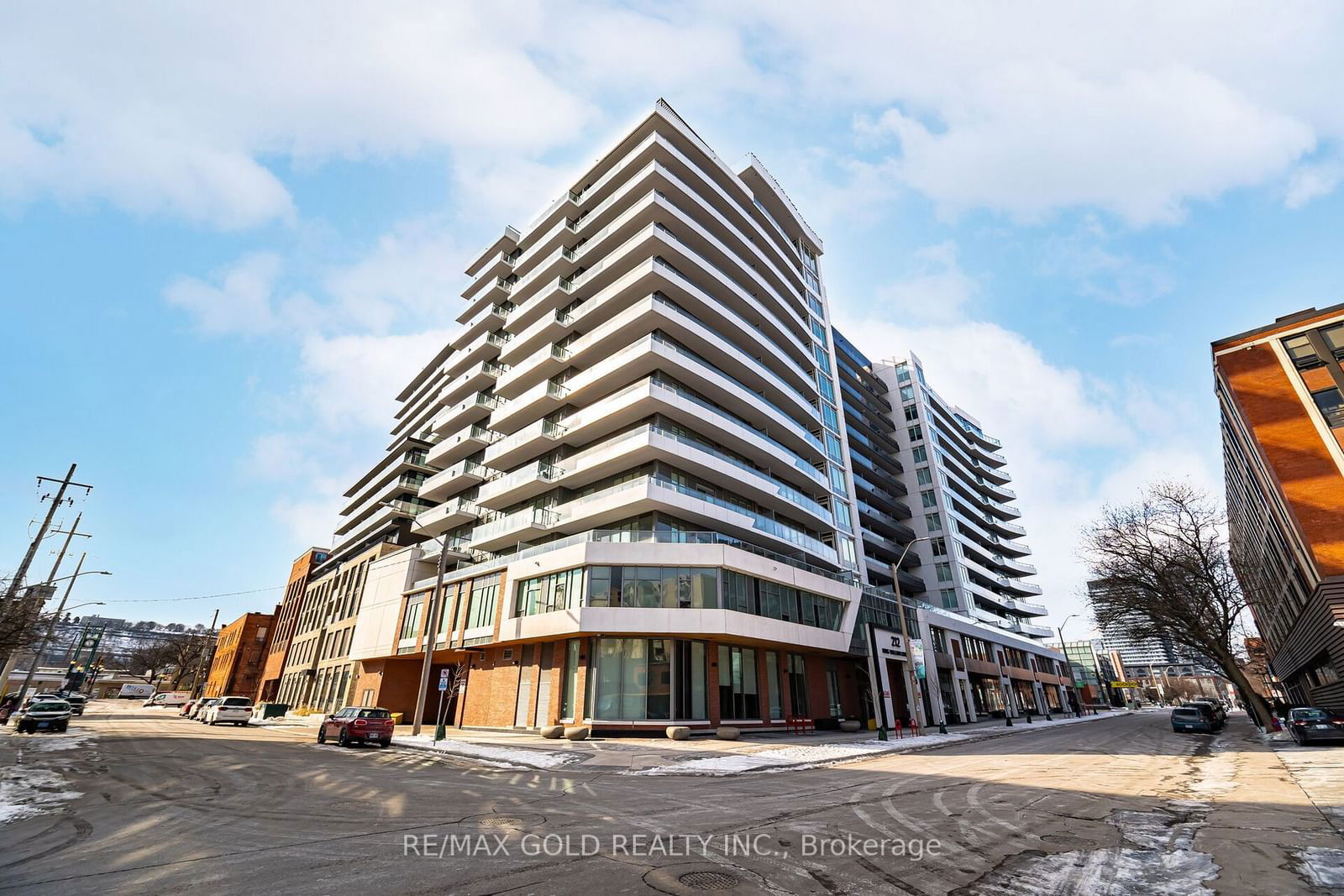 212 King William St, unit #915 for rent