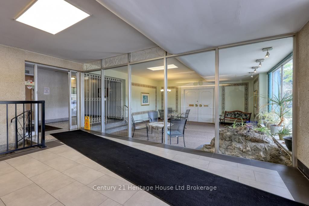 87 ST GEORGE St, unit 202 for sale