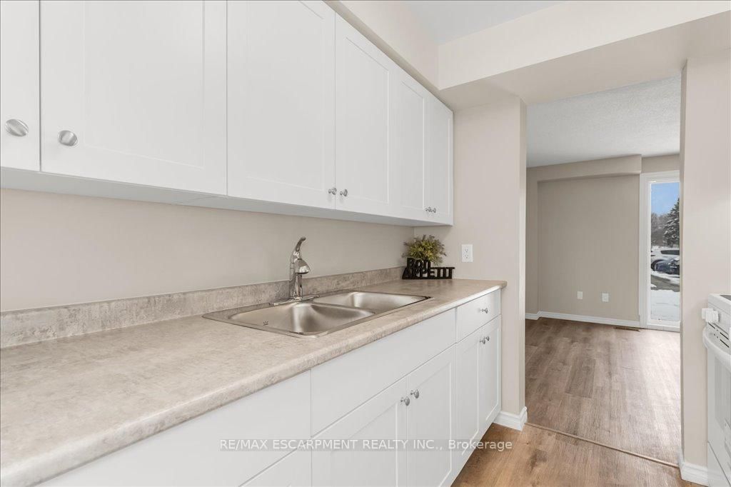 482 Grey St, unit 48 for sale