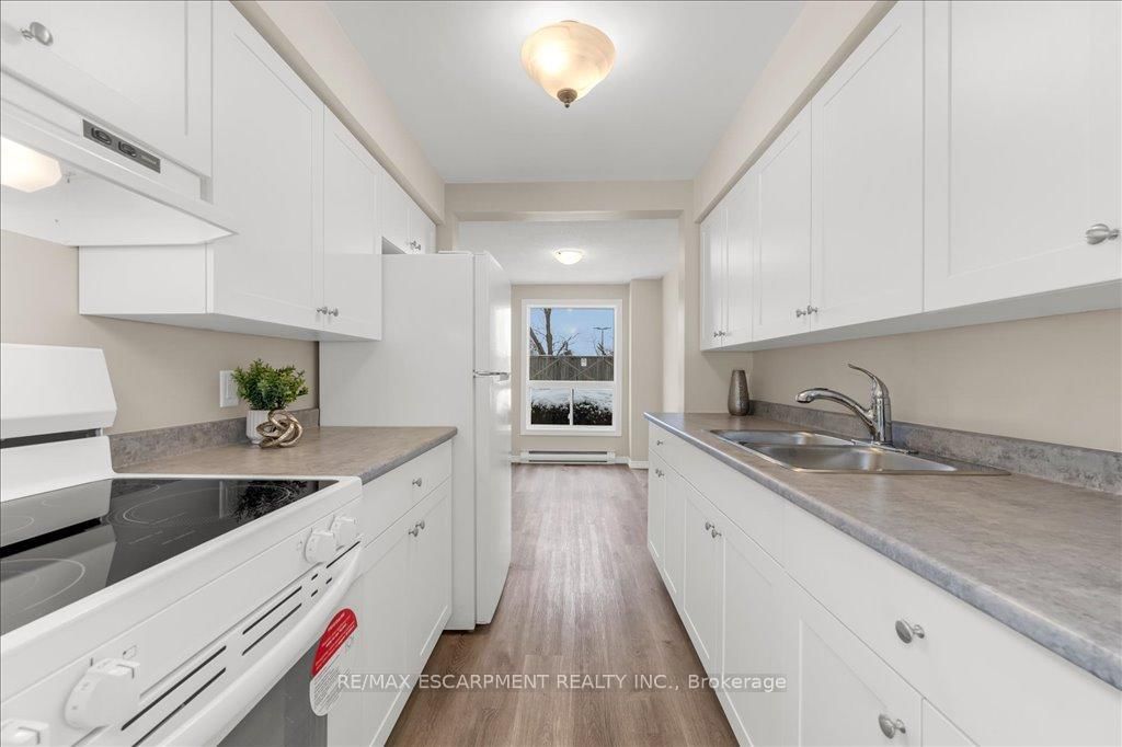 482 Grey St, unit 48 for sale