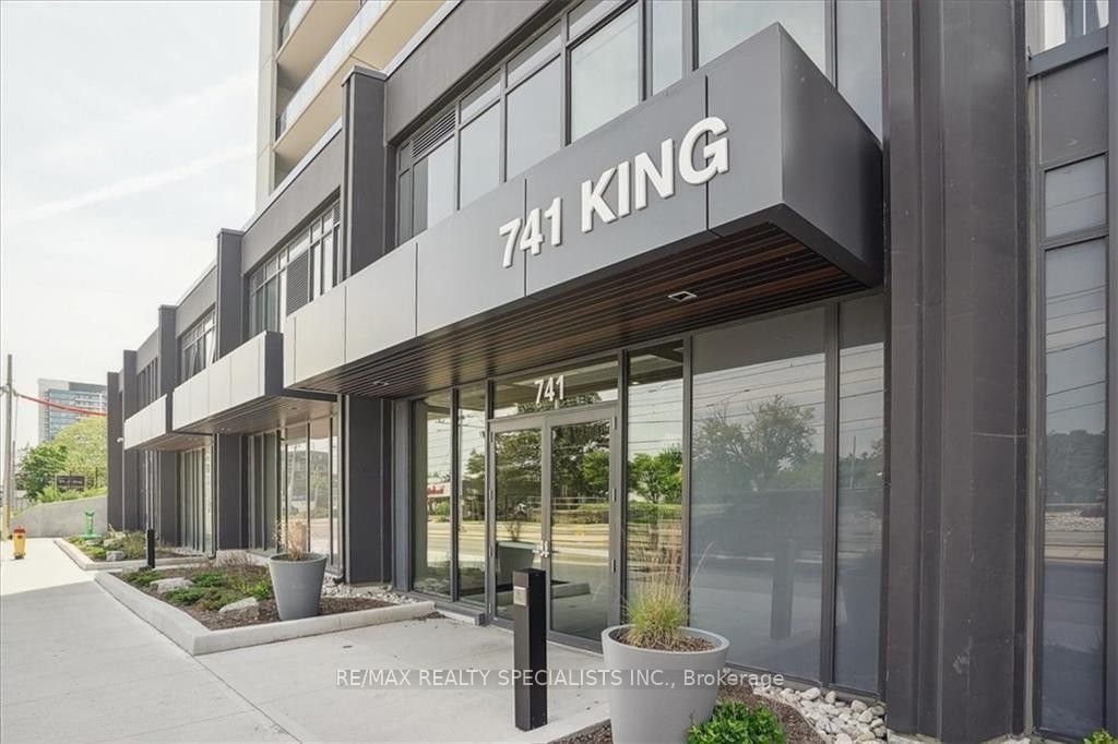 741 King St W, unit 805 for rent