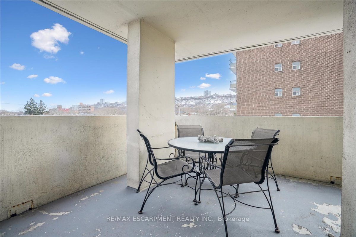 432 Main St E, unit 504 for sale