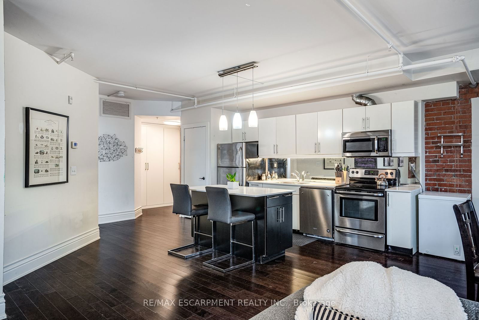 200 STINSON St, unit 104 for sale