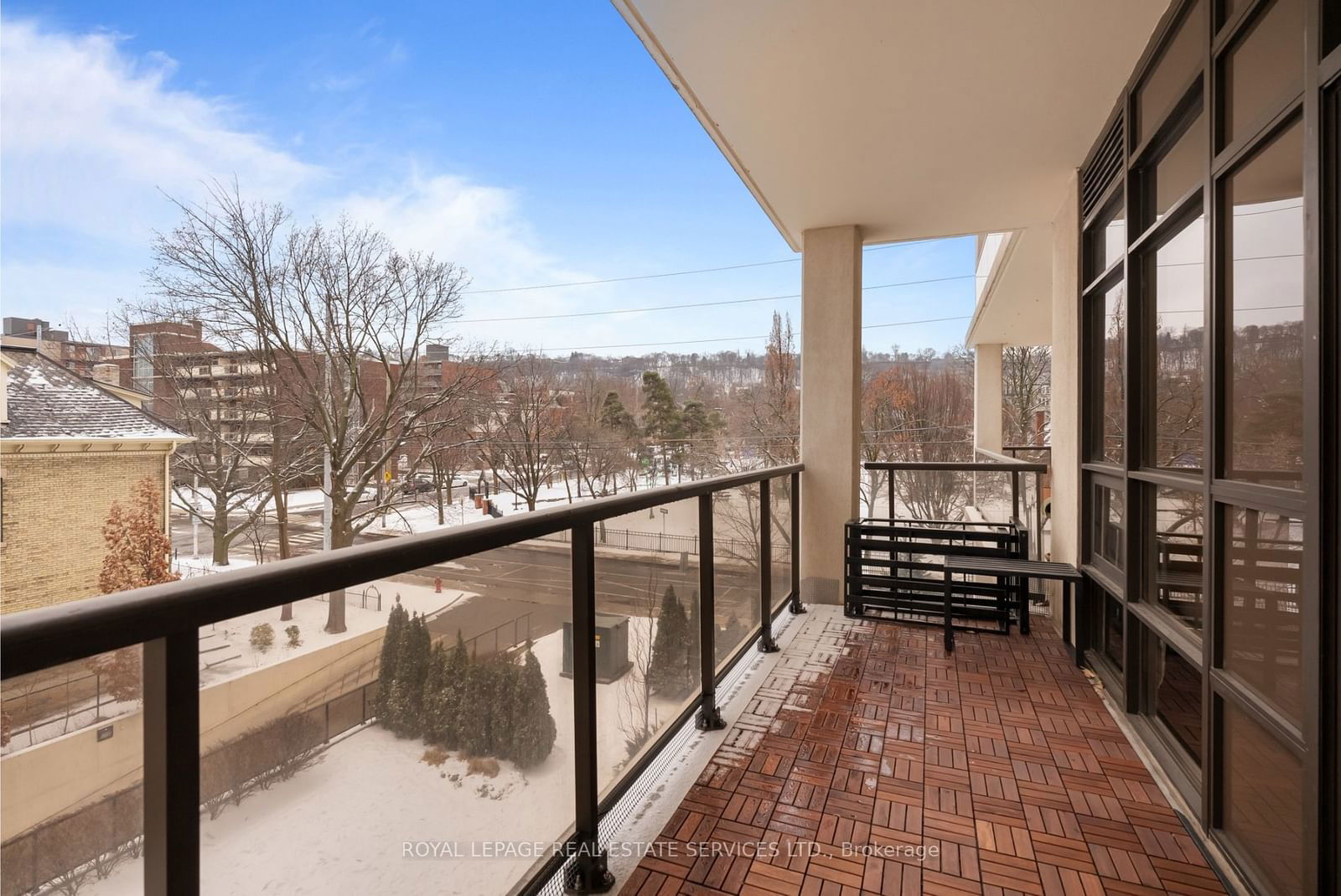 90 Charlton Ave W, unit 304 for sale