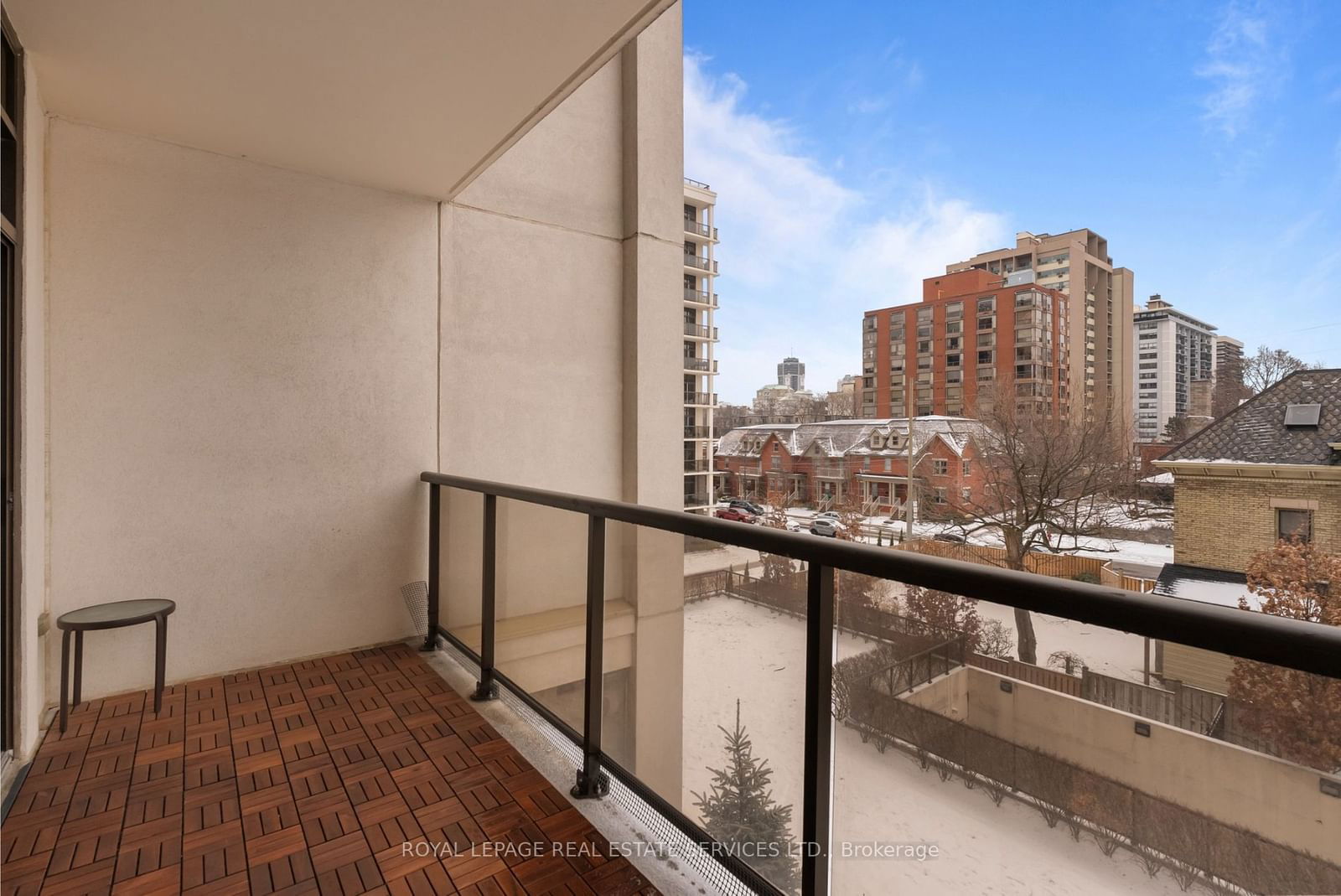 90 Charlton Ave W, unit 304 for sale