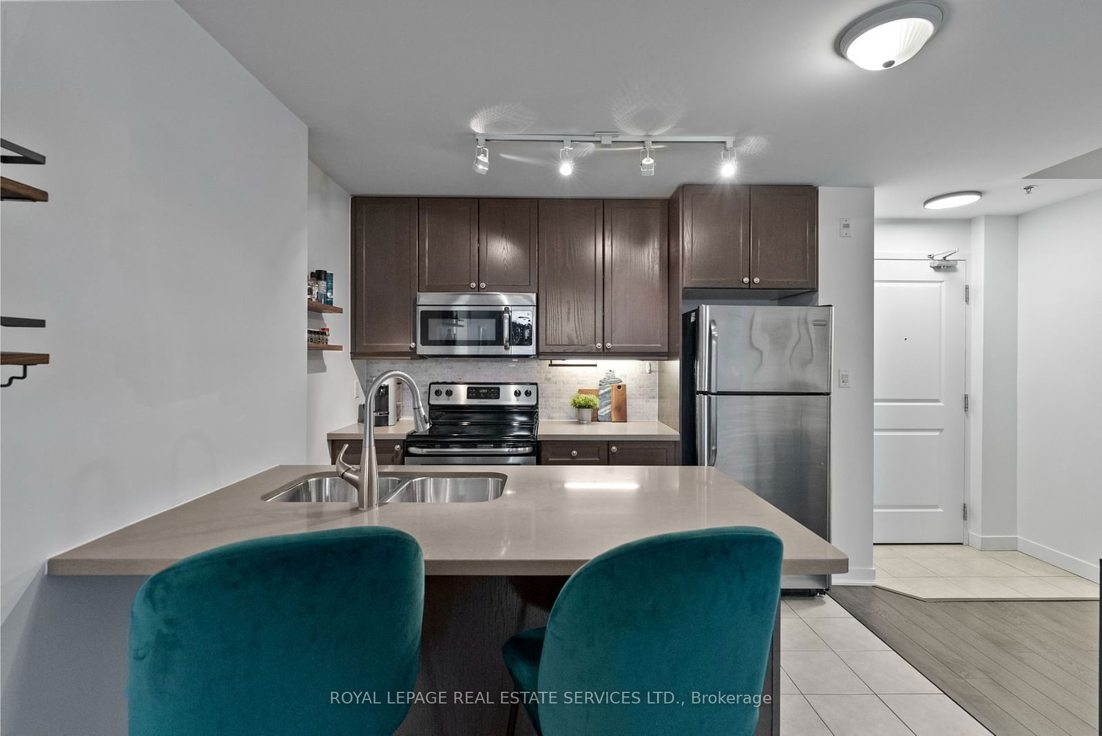 90 Charlon Ave W, unit 304 for sale