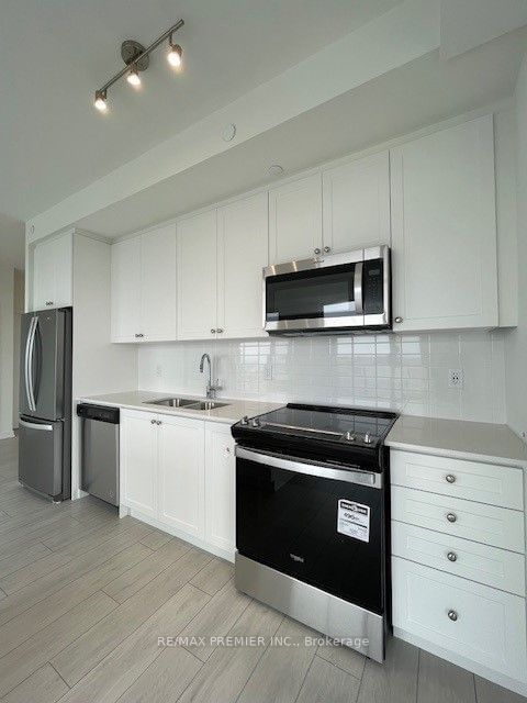 55 Duke St W, unit 1709 for sale