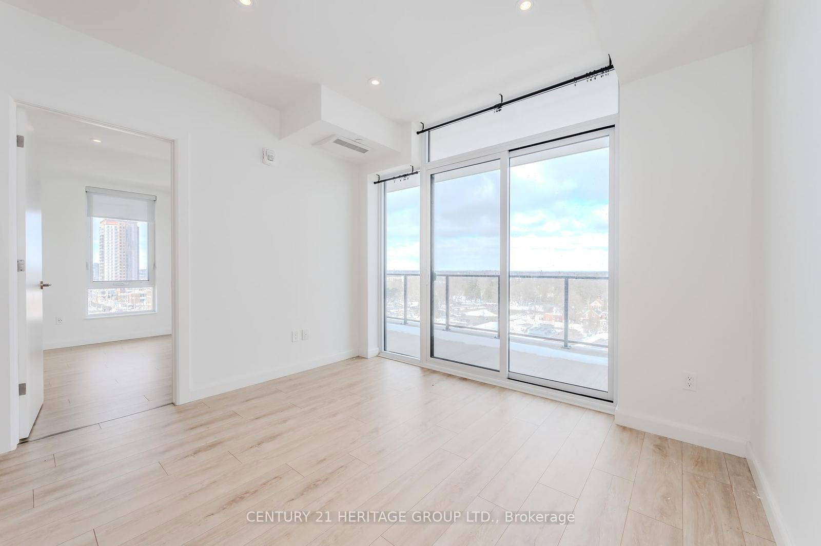 741 King St W, unit 703 for sale