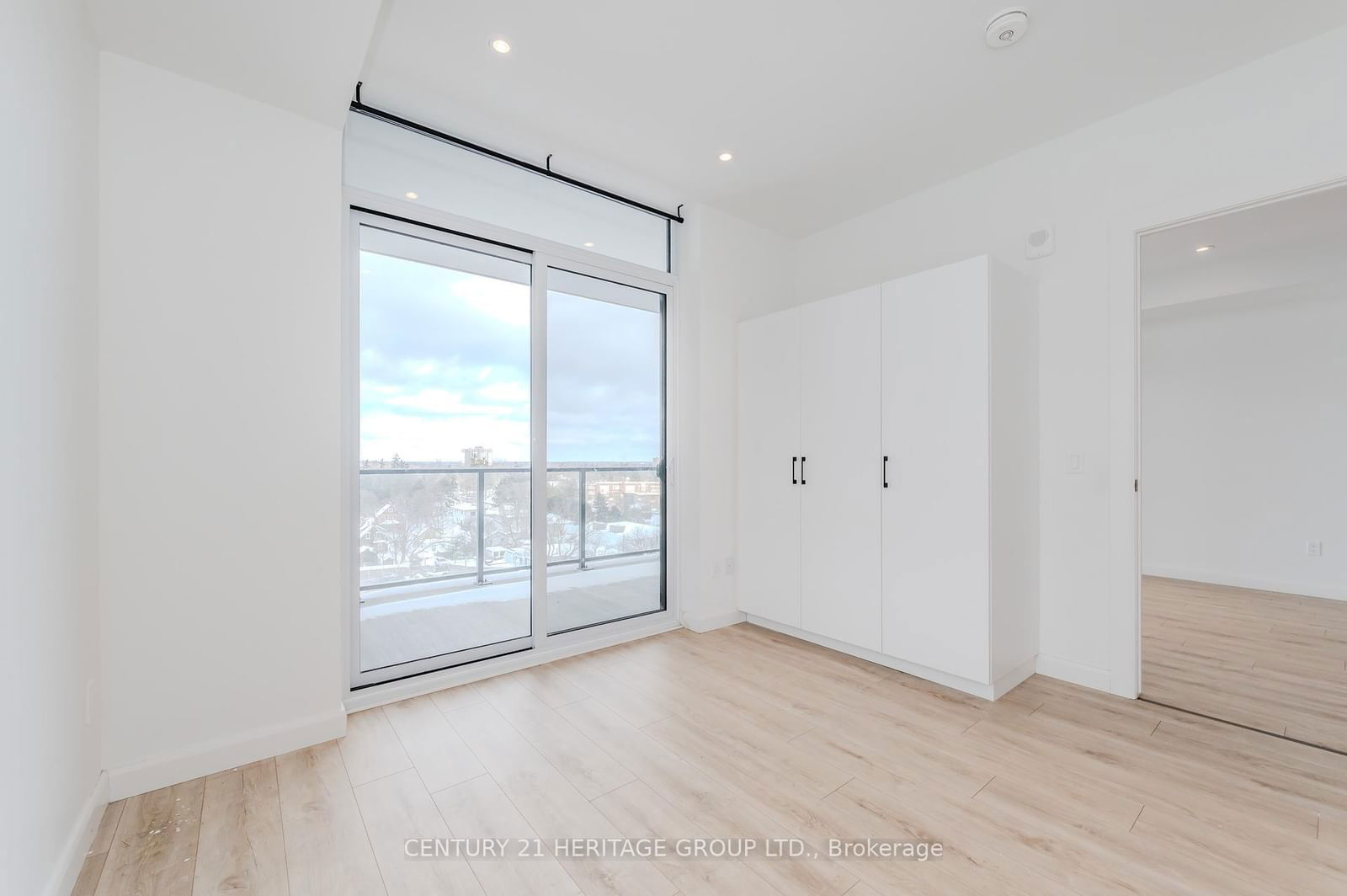 741 King St W, unit 703 for sale