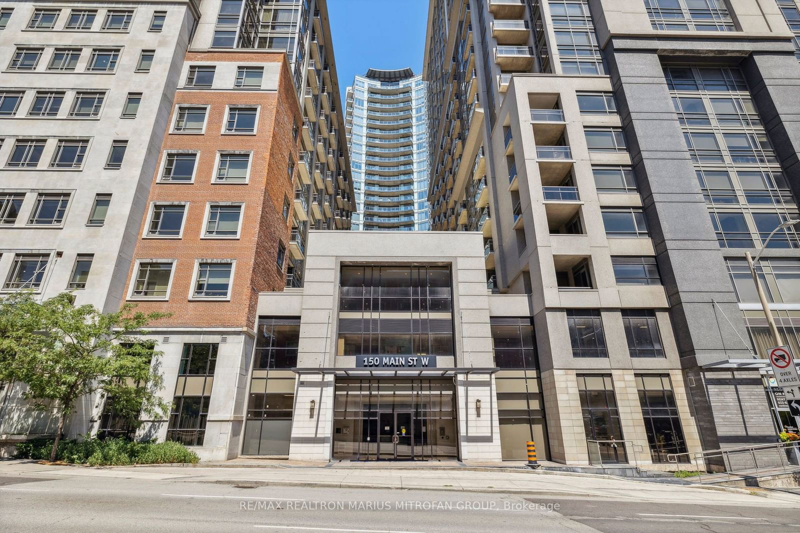 150 Main St W, unit 805 for sale