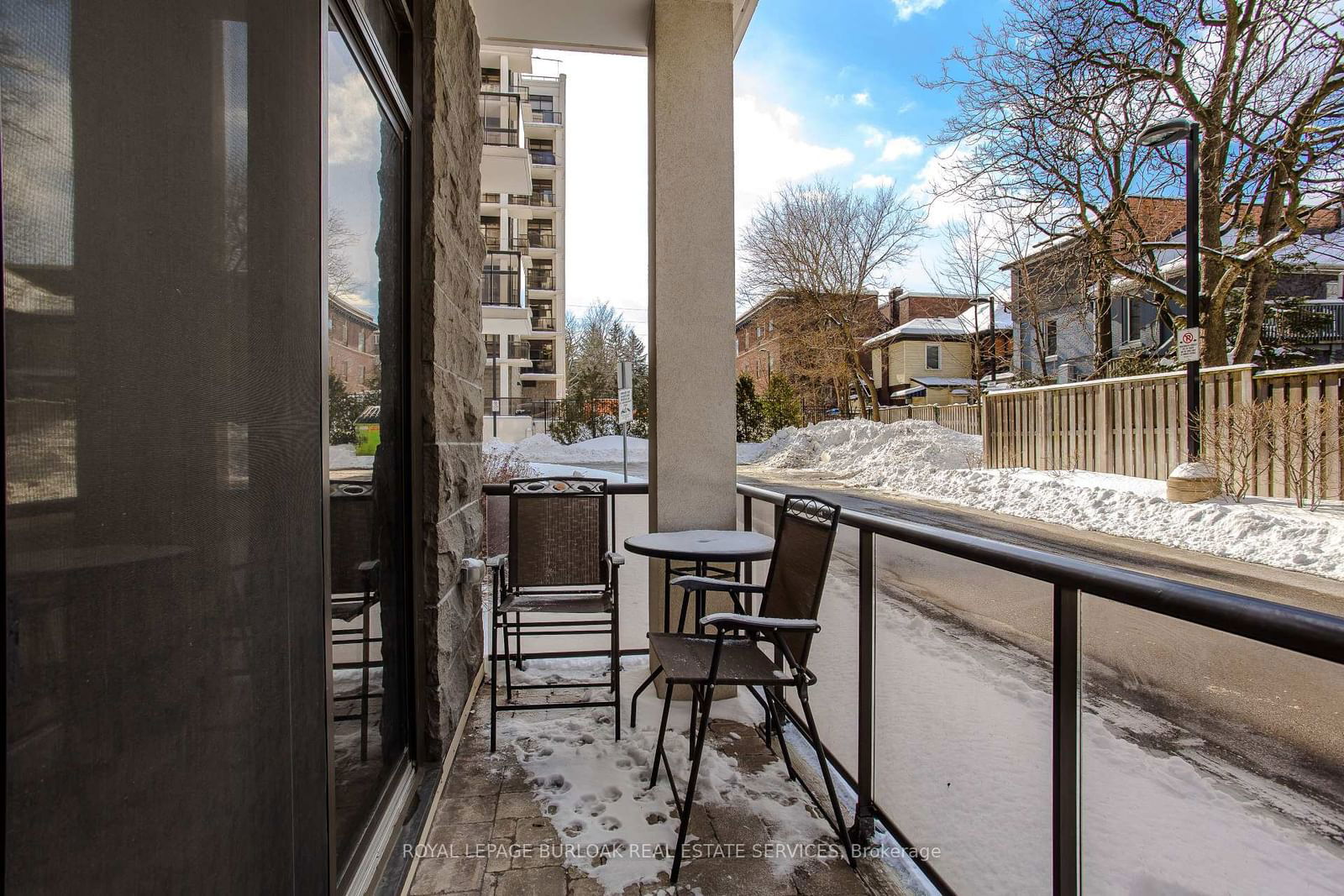 85 Robinson St, unit 103 for sale