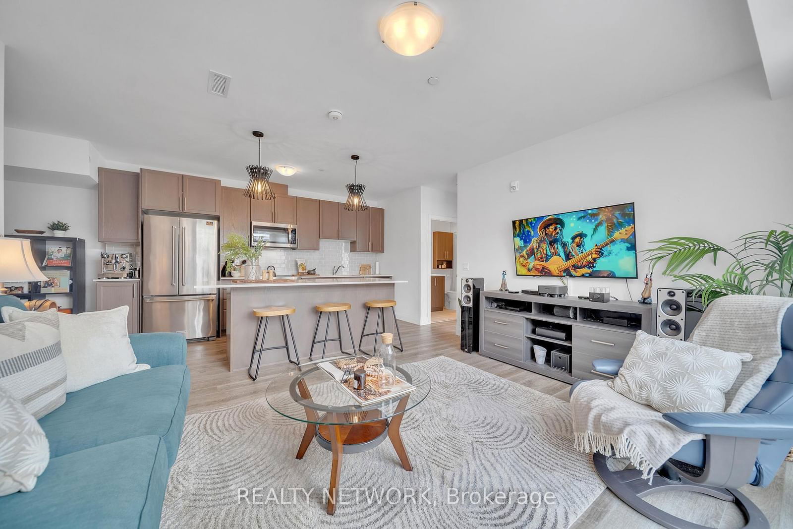 1 Redfern Ave, unit 410 for sale